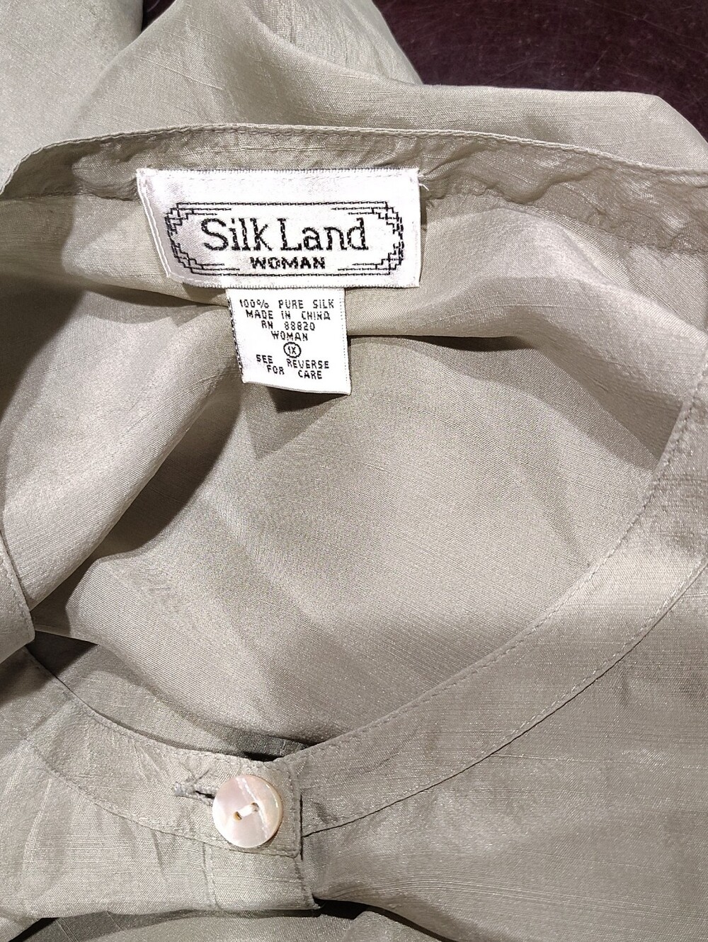 SilkLand Women's Silk Button-Down Shirt in Light Taupe